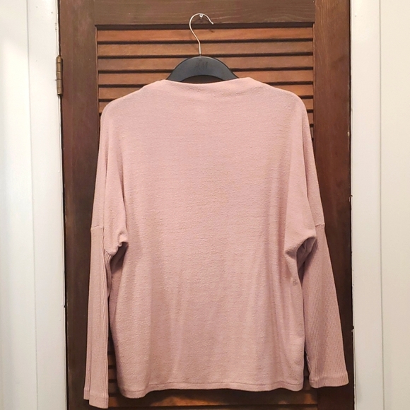 Pink Sweater - Picture 3 of 4